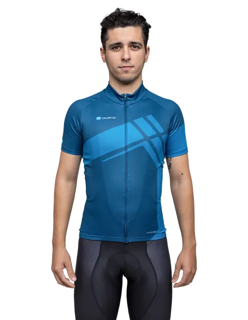 The model is 173 cm  and is wearing a size 5