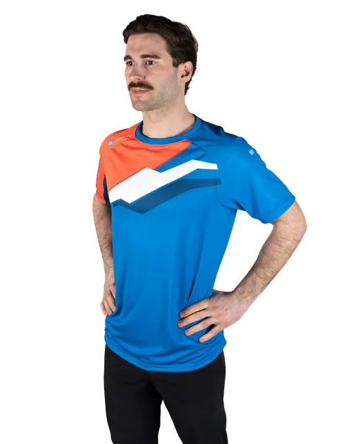 The model is 182 cm  and is wearing a size 6