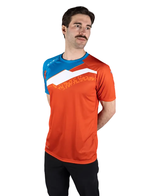 The model is 182 cm  and is wearing a size 6